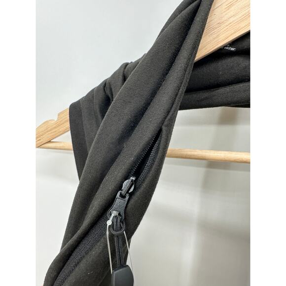 Beyond Yoga Womens Infinity Scarf One Size NWT Dark Grey Zip Pocket Winter Warm - Picture 3 of 6